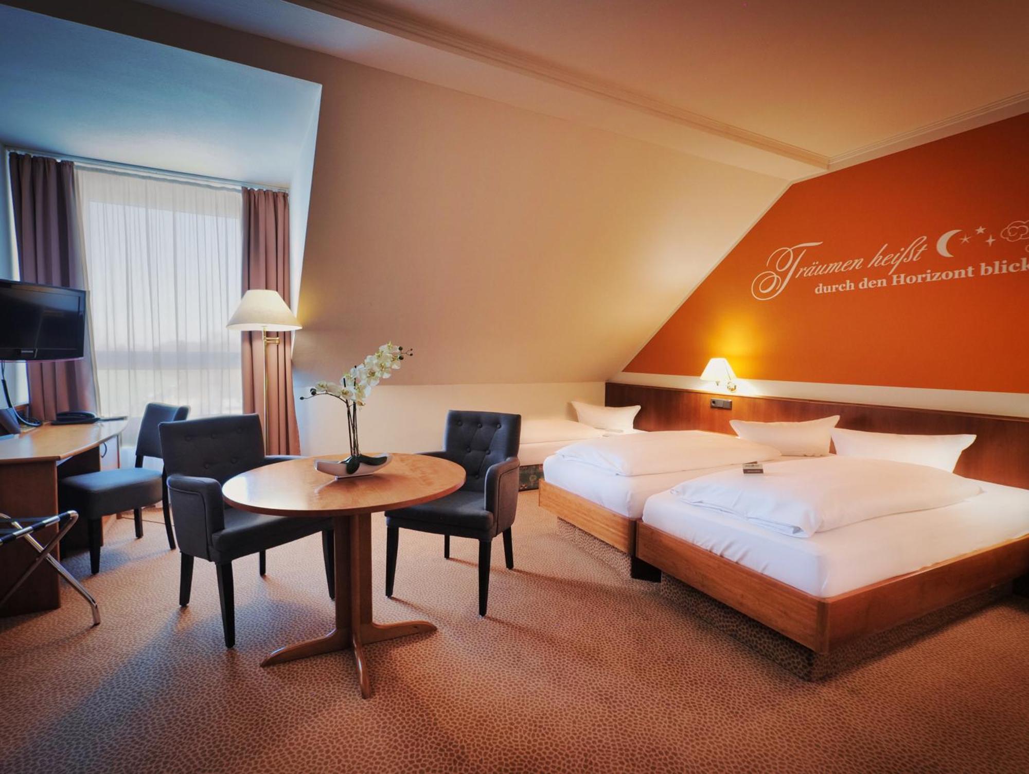 Hotel Sportwelt Радеберг Экстерьер фото